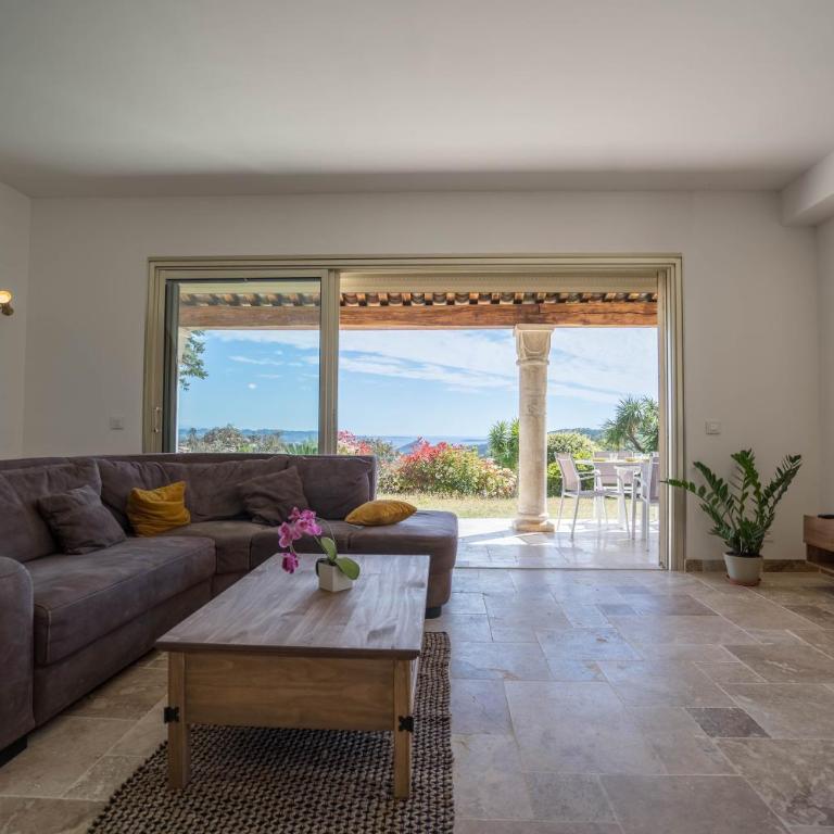 VILLA L'ESTEREL AVEC PISCINE VUE MER -MANDELIEU 06210- 6 Pers - Haus mit 3 Schlafzimmern - 11