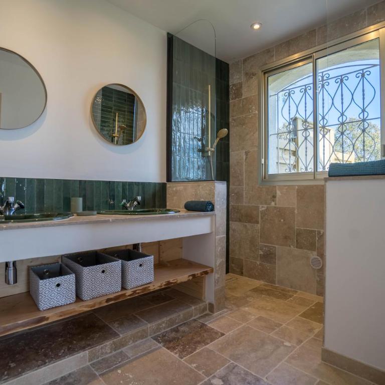 VILLA L'ESTEREL AVEC PISCINE VUE MER -MANDELIEU 06210- 6 Pers - Haus mit 3 Schlafzimmern - 16