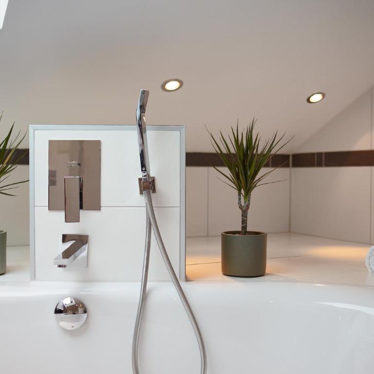 ⸨⸩ Sunset Penthouse: Messe - Siemens - DB - MAN ⸨⸩ - Three-Bedroom Apartment - 16
