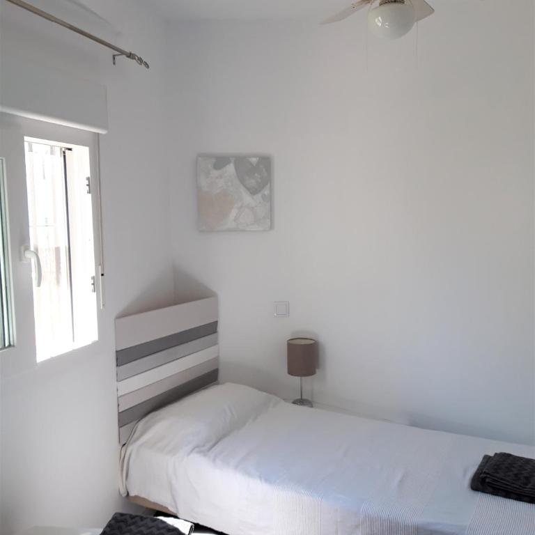 Ático centrico, 50m de la playa, vista al mar y al Peñon, gran terraza, parking, wifi fibra - Apartamento Ático - 31
