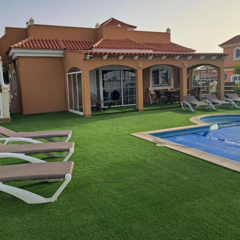 Villa La Hubara - Three-Bedroom Villa - 1