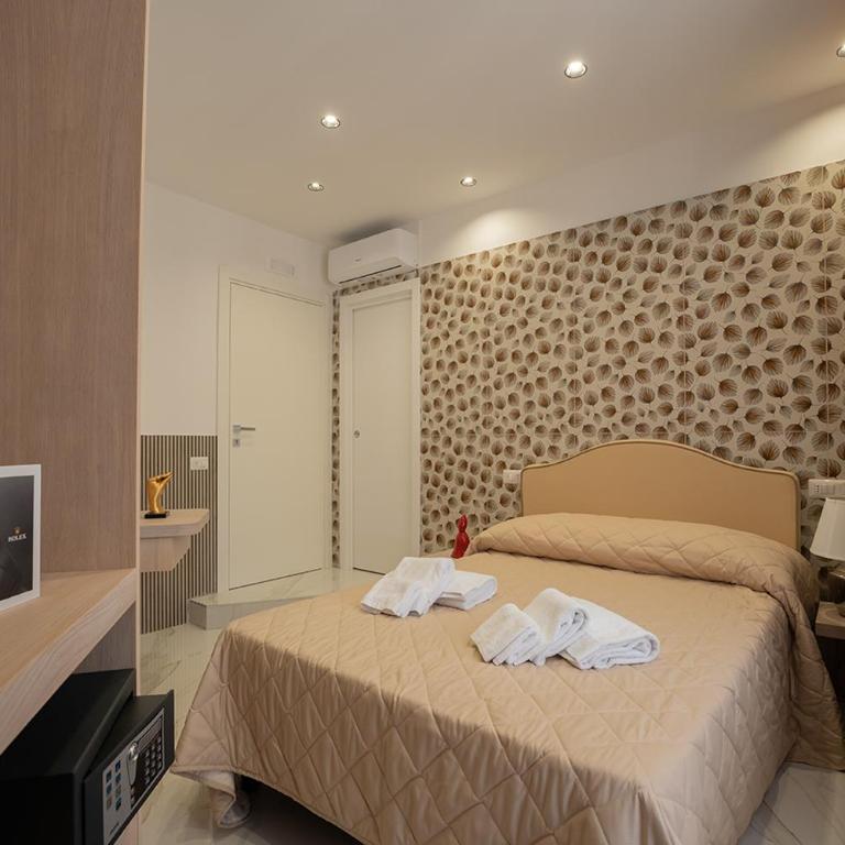 P.C. Boutique H. Vesuvius, Napoli Centro, by ClaPa Group - Camera Matrimoniale Standard - 11