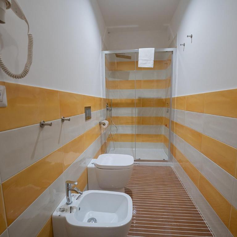 P.C. Boutique H. Vesuvius, Napoli Centro, by ClaPa Group - Camera Matrimoniale Superior - 5
