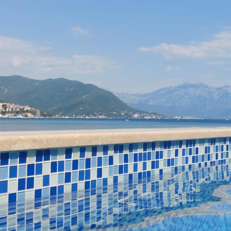 Apartments Sutorina - One-Bedroom Apartment with Balcony and Sea View - 9