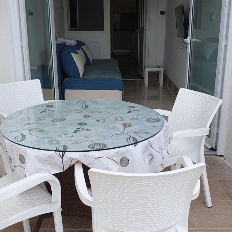 Seaview, just across the beach, Bečići - One-Bedroom Apartment - 26