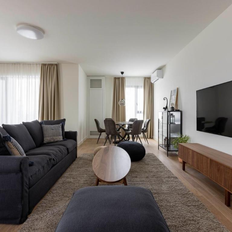 Huge 3 Bedroom Apartment With River View - Apartman sa 3 Spavaće Sobe - 10