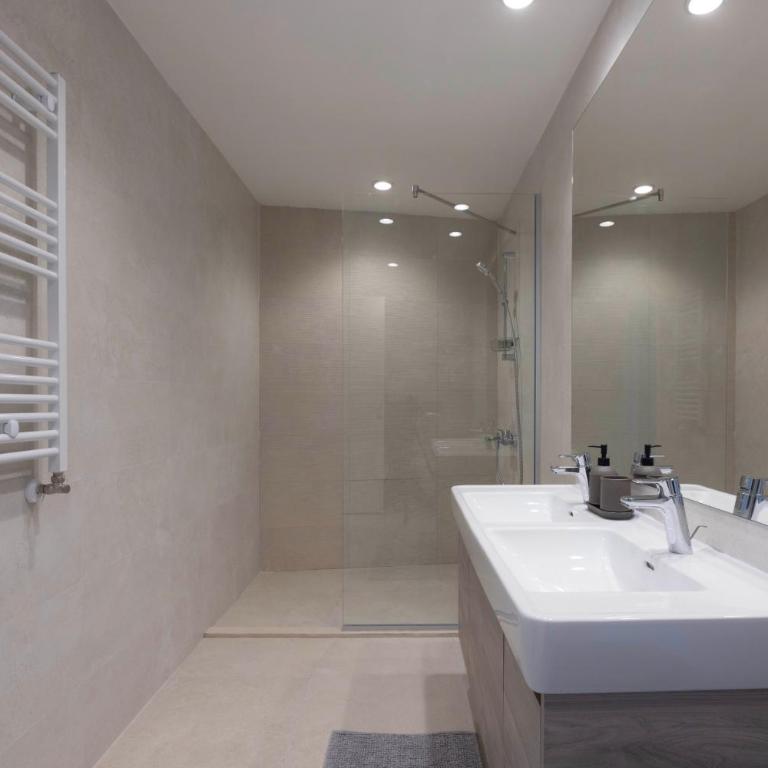 Huge 3 Bedroom Apartment With River View - Apartman sa 3 Spavaće Sobe - 20