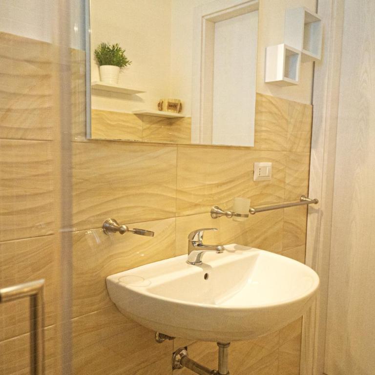 Villa Teresa Elegant & Relaxing Holiday Home with private hydro spa pool - Vacation Home - 21