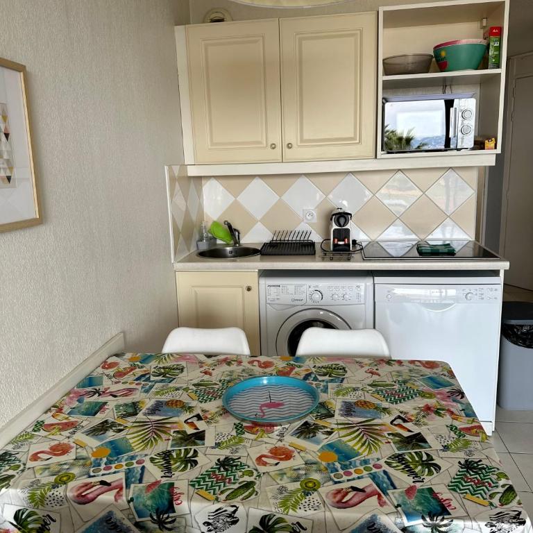 Vue mer et sur la baie de Cannes piscine 450m2 randonnée VTT au pied de l Esterel Manet - Appartement 1 Chambre - 21
