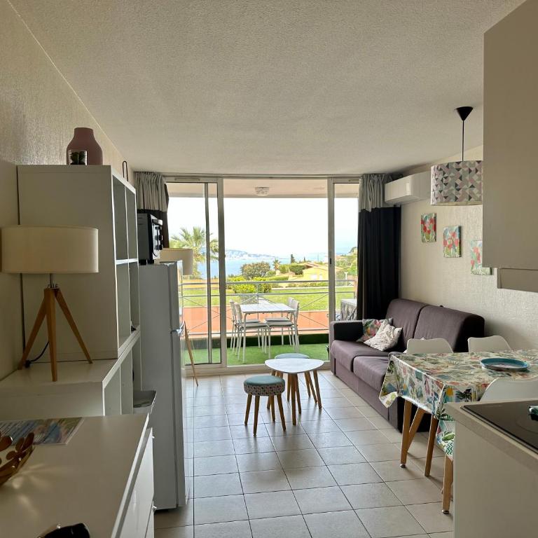 Vue mer et sur la baie de Cannes piscine 450m2 randonnée VTT au pied de l Esterel Manet - Appartement 1 Chambre - 16