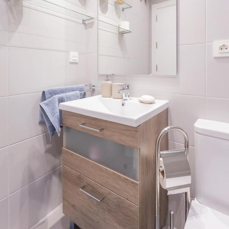 Marbella luxury brand new 2-bedroom apartment, 3 min walk to the beach! - Two-Bedroom Apartment - 22
