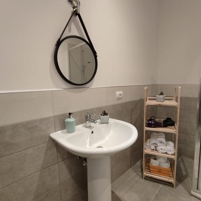 Room Sixty One - Camera Matrimoniale con Bagno in Comune - 2