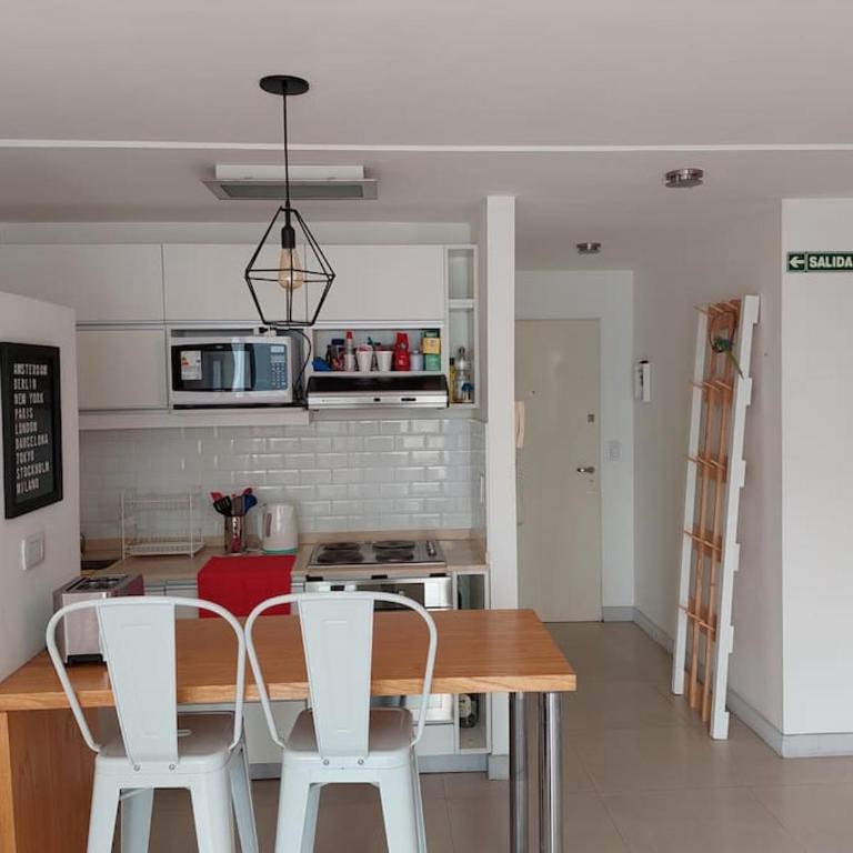 Hermoso Dúplex lleno de aire y luz en Villa Crespo - One-Bedroom Apartment - 68