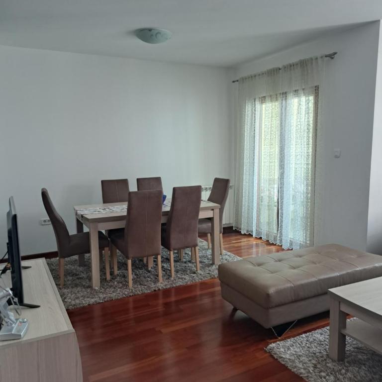 Pinnacle MNE - Two-Bedroom Apartment - 9