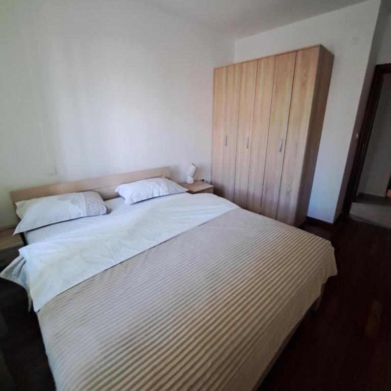 Pinnacle MNE - Two-Bedroom Apartment - 14
