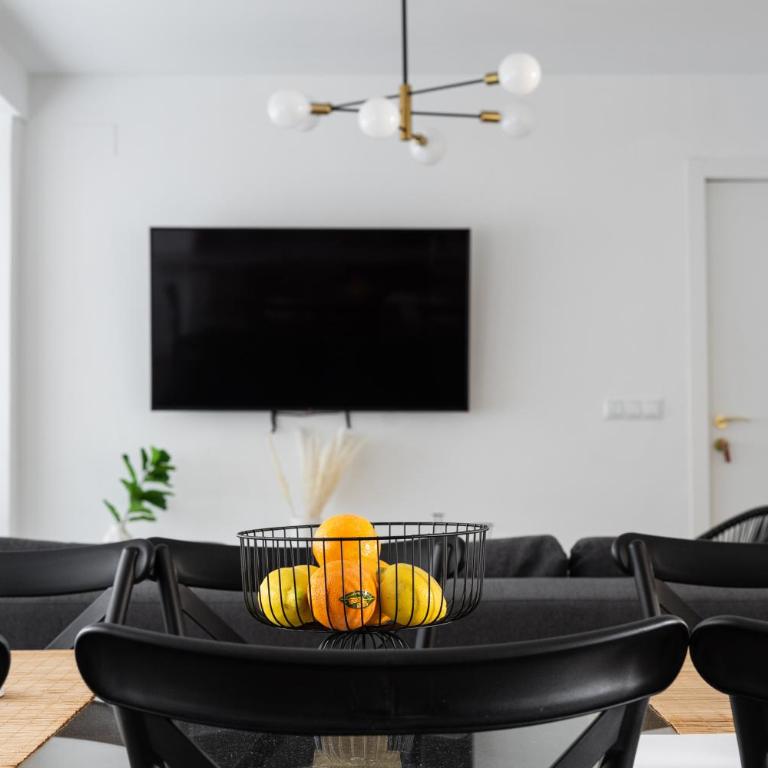 Espectacular piso reformado al lado del rio Turia - Three-Bedroom Apartment - 6