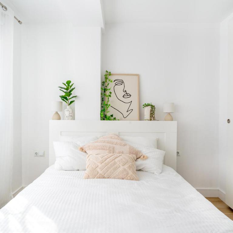 Espectacular piso reformado al lado del rio Turia - Three-Bedroom Apartment - 12