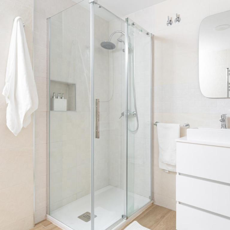 Espectacular piso reformado al lado del rio Turia - Three-Bedroom Apartment - 21