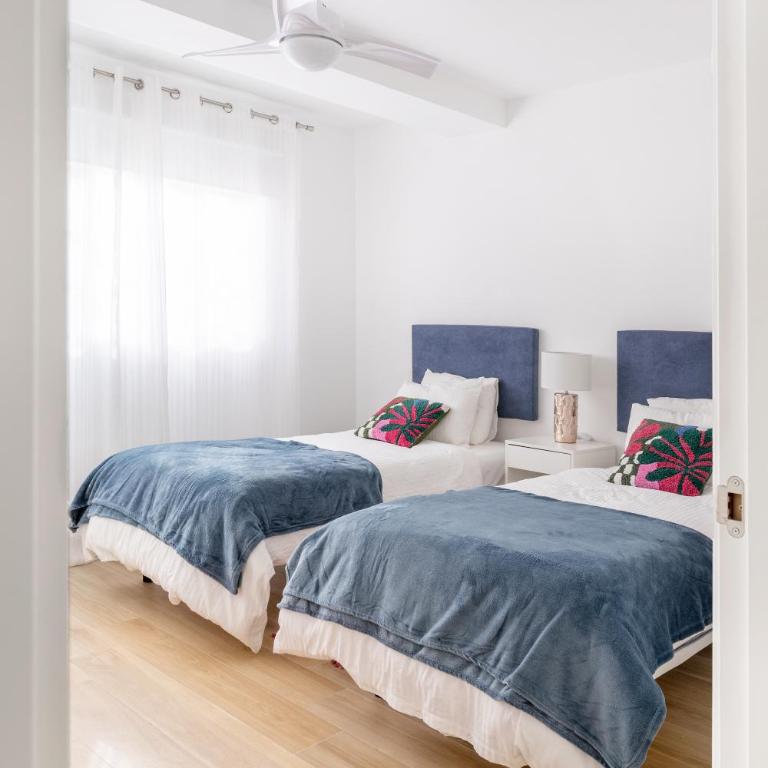 Espectacular piso reformado al lado del rio Turia - Three-Bedroom Apartment - 34