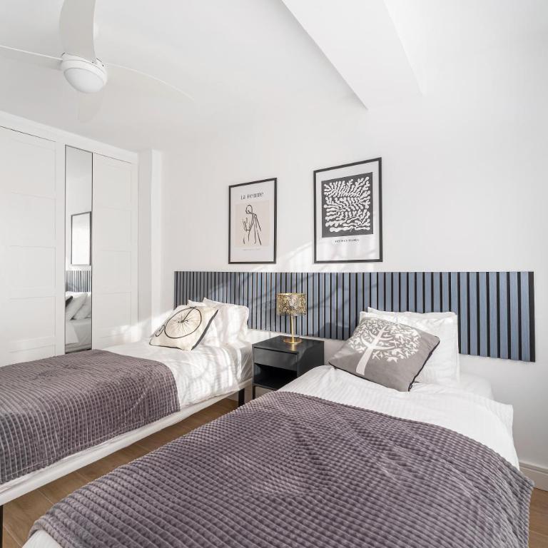 Espectacular piso reformado al lado del rio Turia - Three-Bedroom Apartment - 43