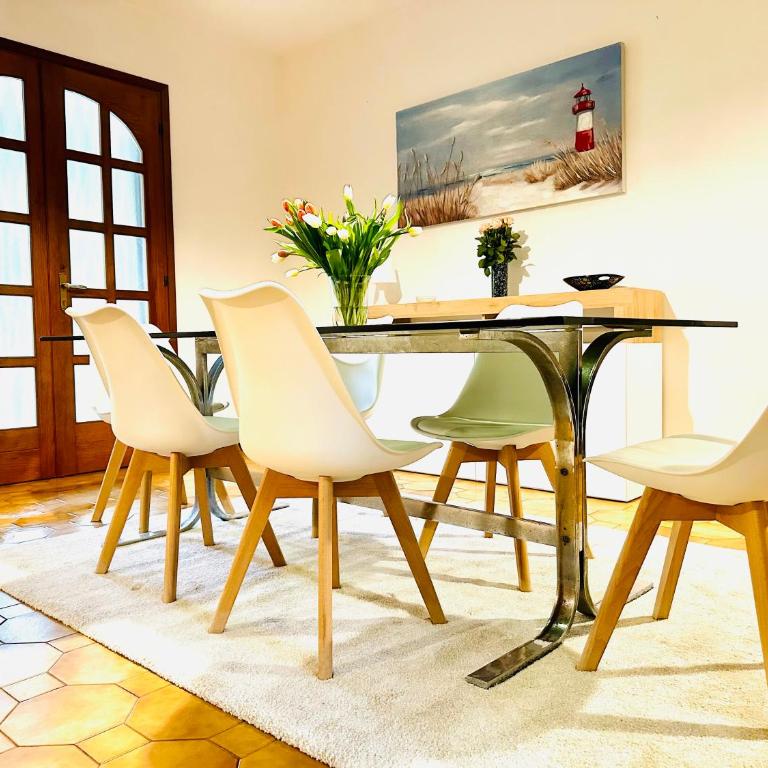 Villa Riviera by the Sea - Villa - 11