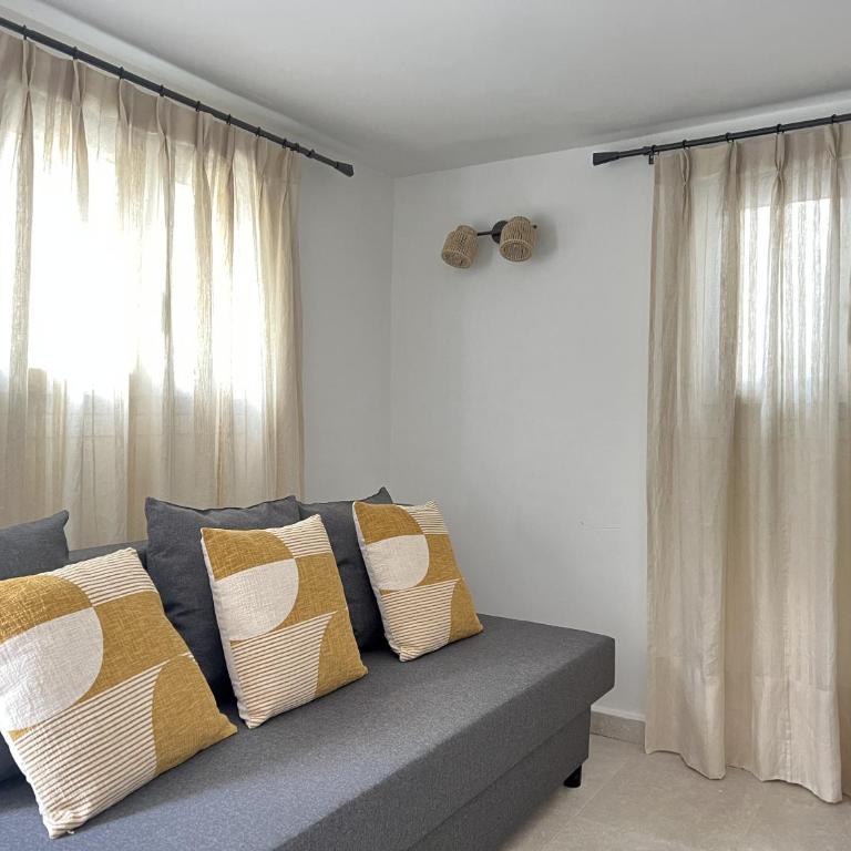 Magnifique Studio Tropézien à 300 m de la plage (parking gratuit) - Apartamento de 1 dormitorio - 8