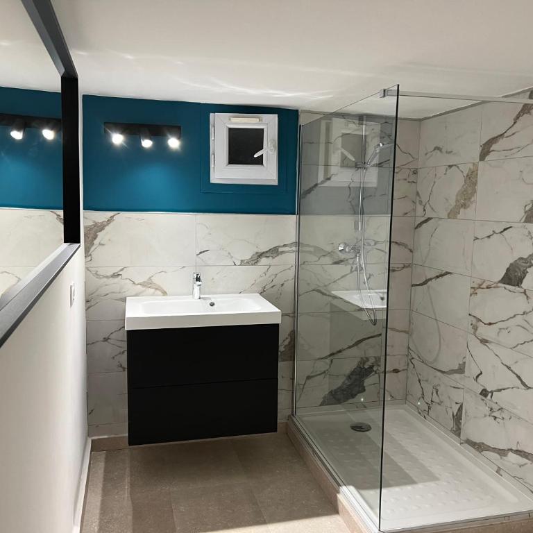 Magnifique Studio Tropézien à 300 m de la plage (parking gratuit) - Apartamento de 1 dormitorio - 10