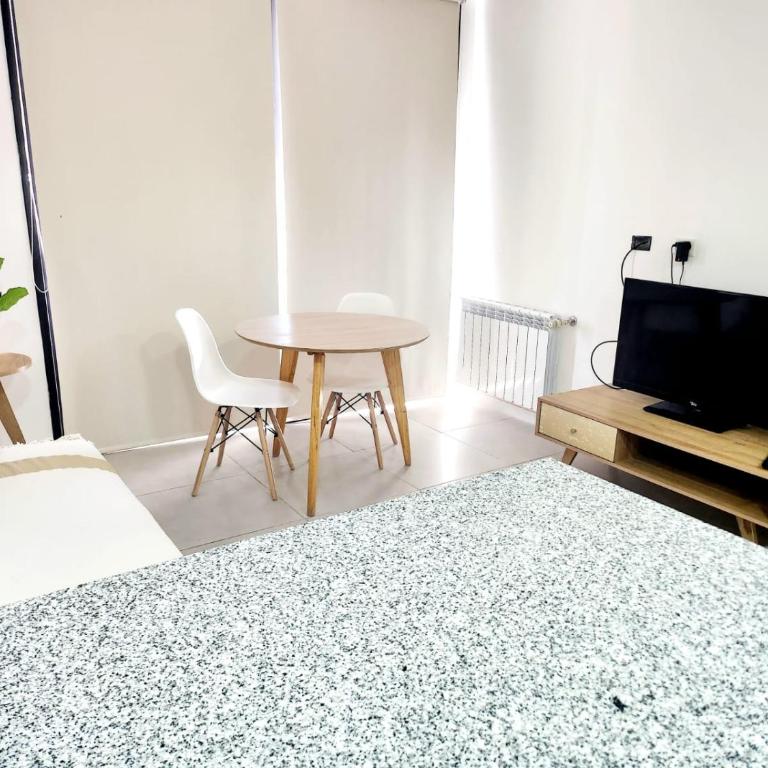Dptos amoblados NQN - Excelente ubicacion- ZONA CENTRO - Apartamento - 18