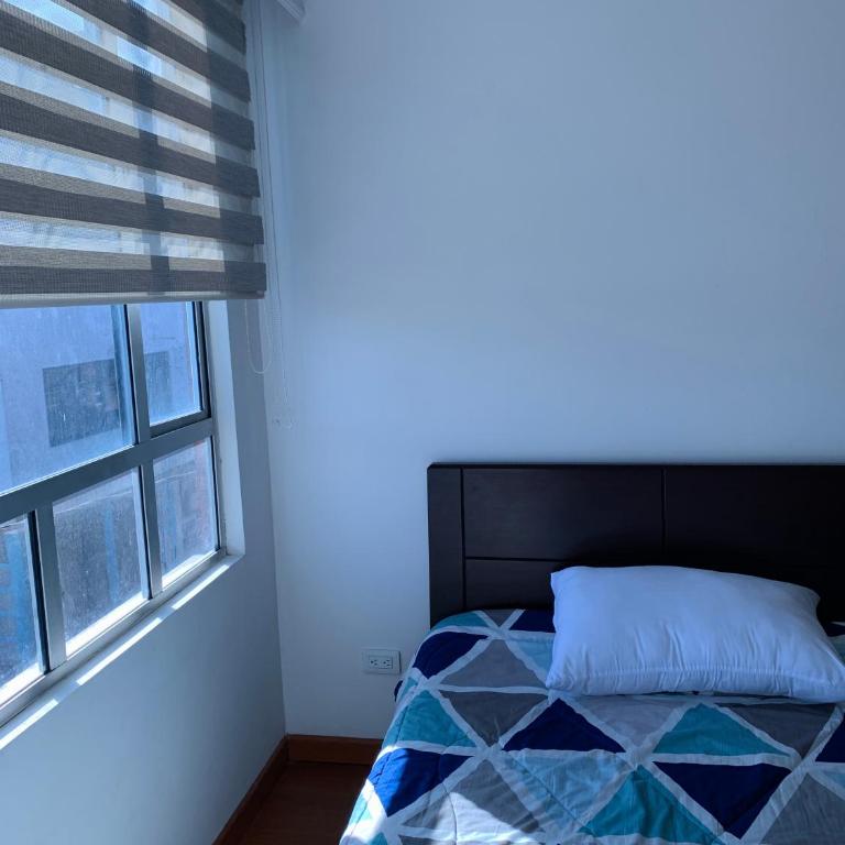 Bogotá Kings 300 - Single Room with Shared Bathroom - 3