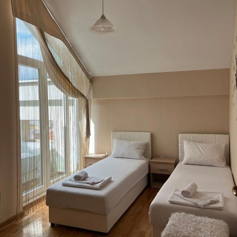 Secret View Apartment - Two-Bedroom Apartment - 2