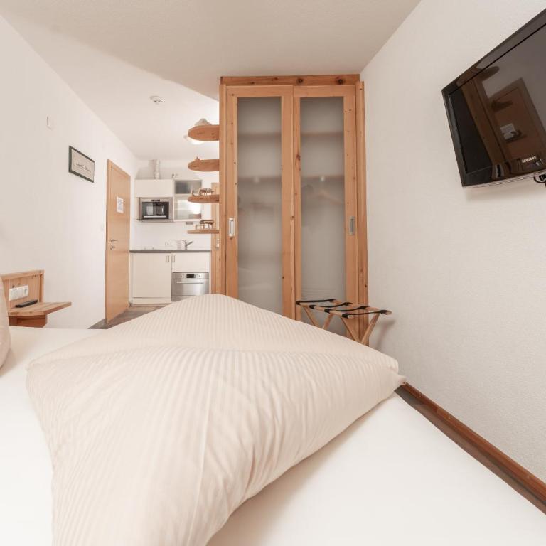 Aparthotel Ambiente - Apartment mit 2 Schlafzimmern - 3