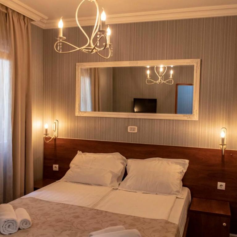 Mali Hotel Porat - Suite sa Bračnim Krevetom (King-size), Izlazom na Terasu i Pogledom na More (14) - 2