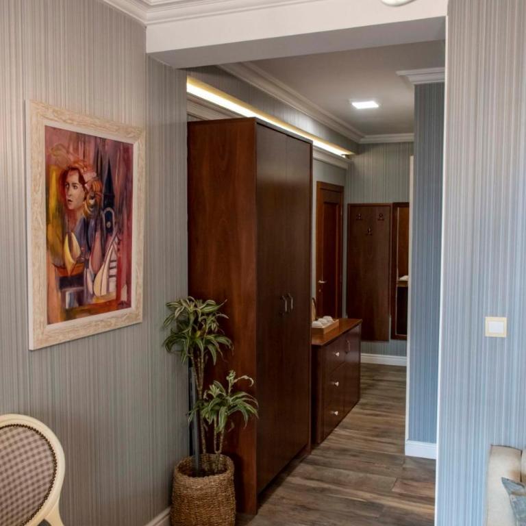 Mali Hotel Porat - Suite sa Bračnim Krevetom (King-size), Izlazom na Terasu i Pogledom na More (14) - 4