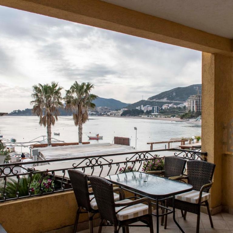 Mali Hotel Porat - Suite sa Bračnim Krevetom (King-size), Izlazom na Terasu i Pogledom na More (14) - 10