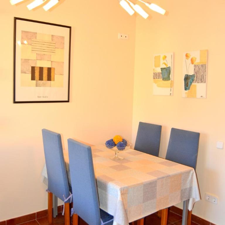 Casa con piscina en el Casco Historico - Three-Bedroom House - 3