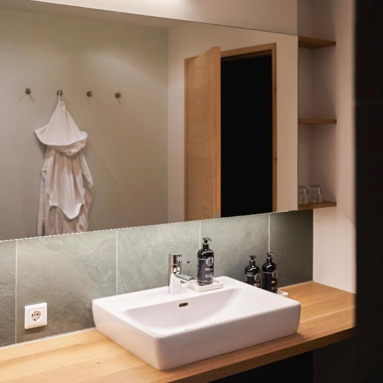 Holzhotel Forsthofalm - Deluxe Doppelzimmer Südseite - 2