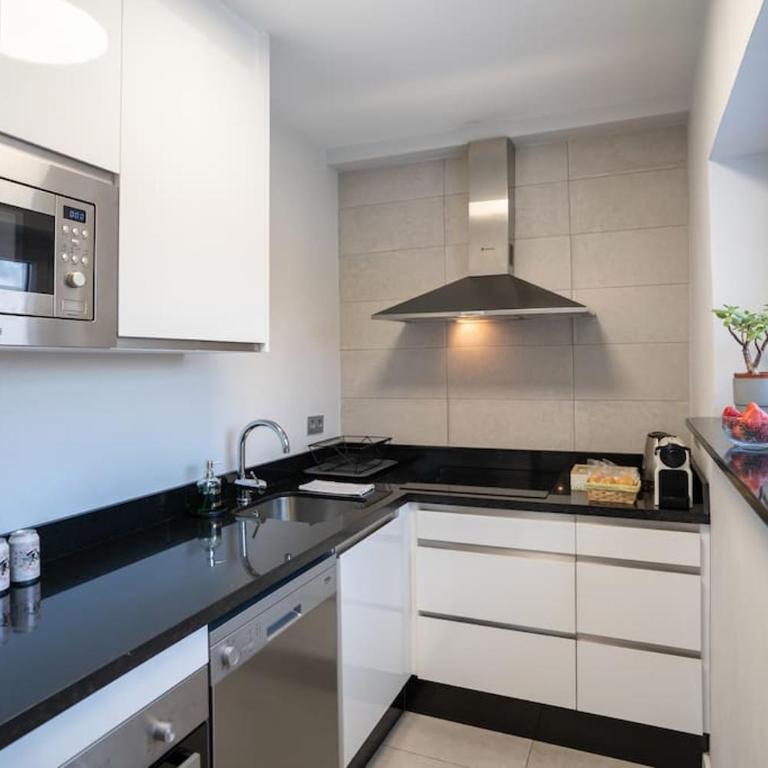 Sea views Penthouse City Center - One-Bedroom Apartment - 16
