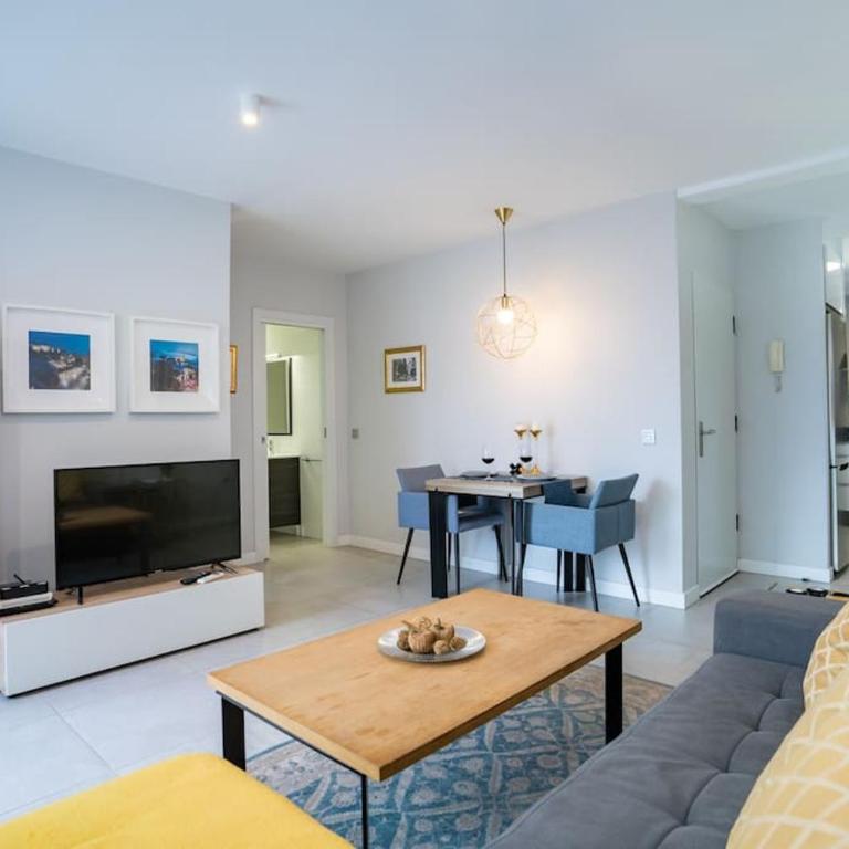 Sea views Penthouse City Center - One-Bedroom Apartment - 6