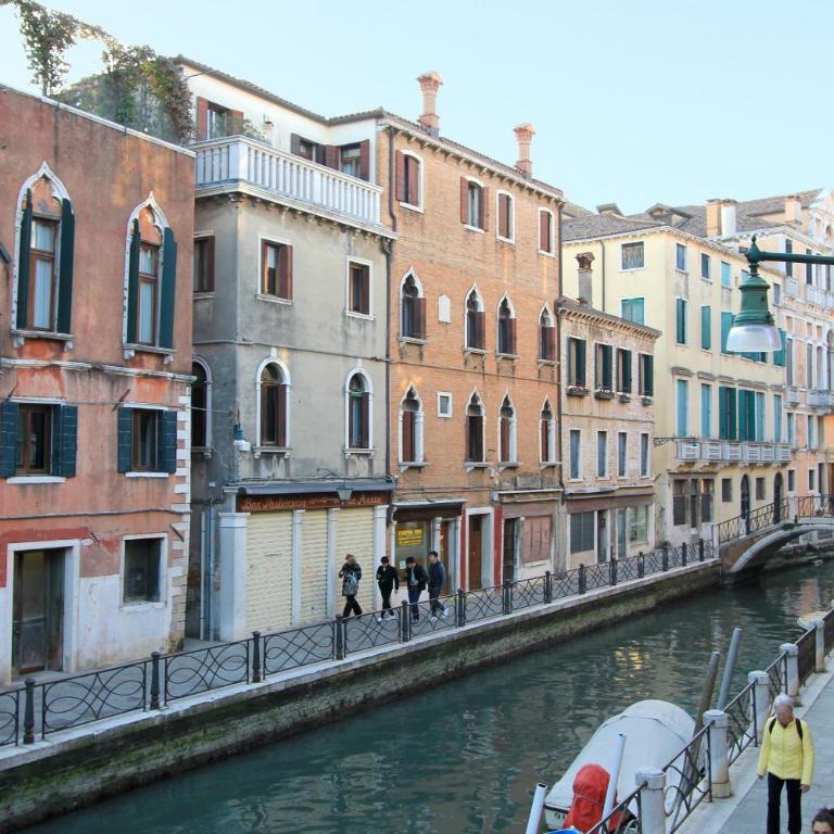 City Apartments Rialto Market - Appartamento Marin con 2 Camere da Letto e Vista Canale - 1
