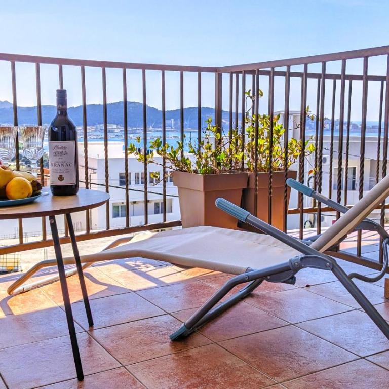 Apartment Sea & Mountain - Apartment with Sea View - 14