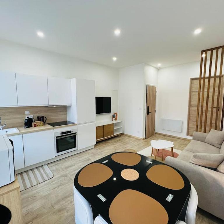 Urban Home - T3 Premium avec Suite Parentale Centre-Ville de Saint-Etienne - Secteur Chavanelle - Apartment mit 2 Schlafzimmern - 3