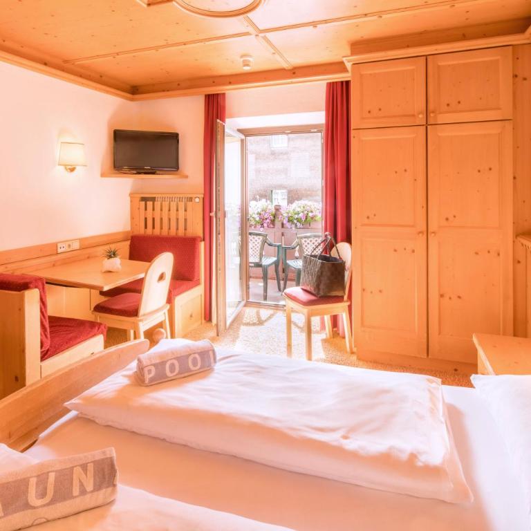 Piccolo Hotel Gurschler - Double Room with Balcony - 1
