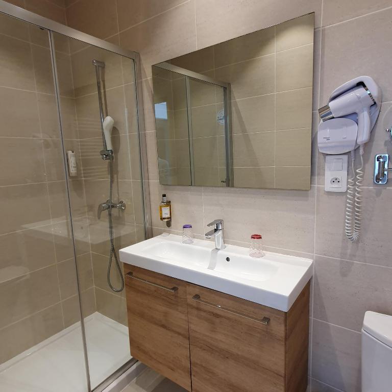 Logis Hotel La Closerie - Chambre Familiale - 4