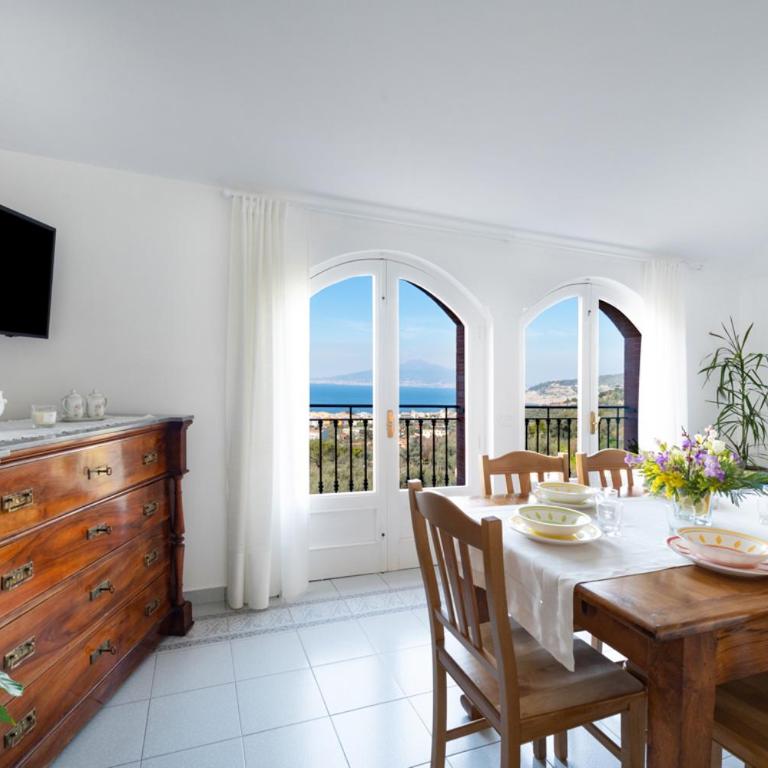 SorrentoVibes - Sea view Rooftop Apartment with Jacuzzi & Garden - Appartamento con 2 Camere da Letto - 4