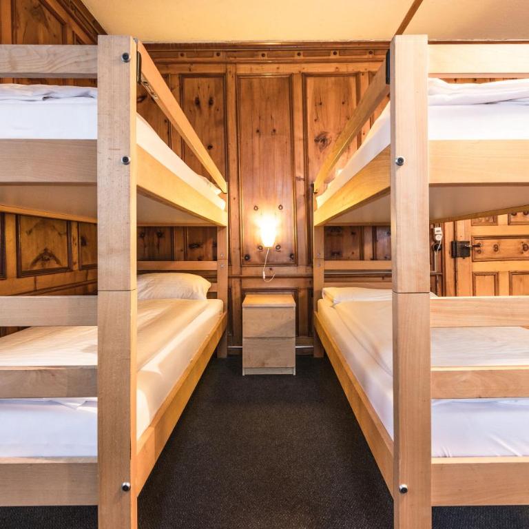 Hotel Montana by Mountain Hotels - Vierbettzimmer mit Dusche - 1