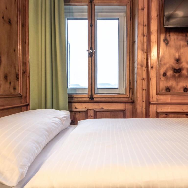 Hotel Montana by Mountain Hotels - Dreibettzimmer mit Dusche - 1