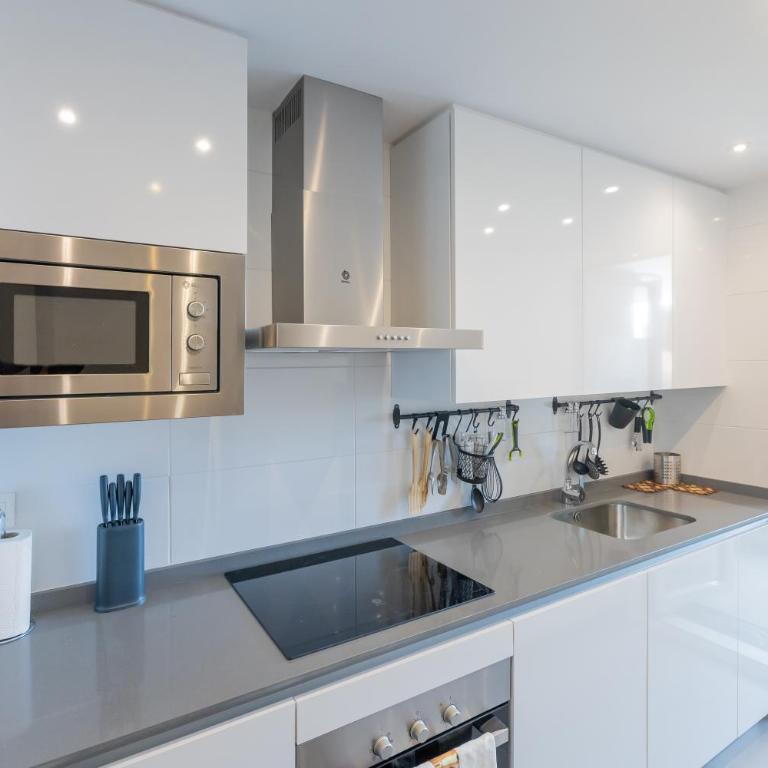 Marbella luxury brand new 2-bedroom apartment, 3 min walk to the beach! - Two-Bedroom Apartment - 25
