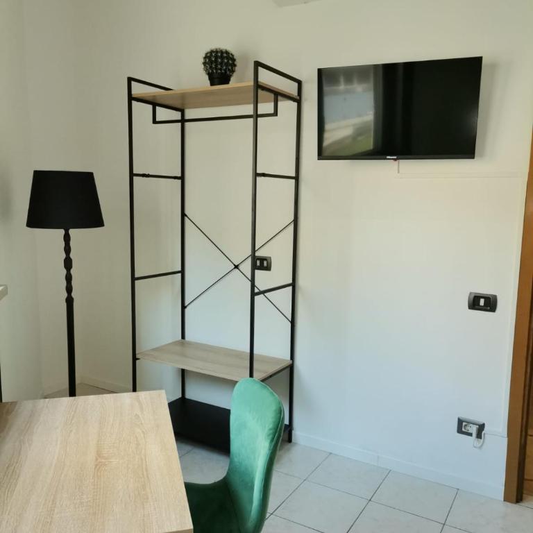 Guesthouse Tree Rooms Industrial - Camera Standard Doppia con Letti Singoli con Bagno in Comune - 10