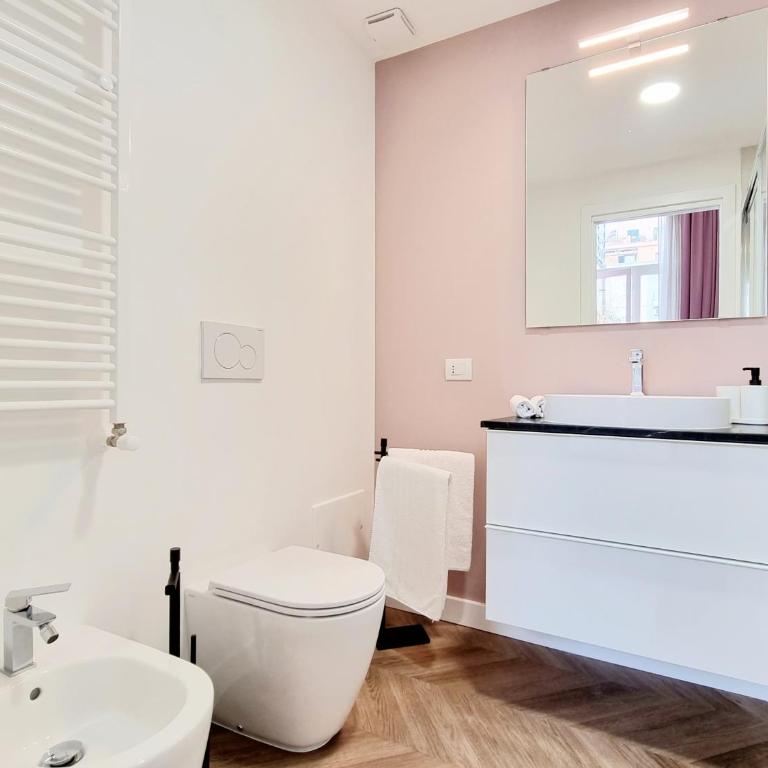 Glamour Suite by Accomodo - Deluxe Double Room - 17