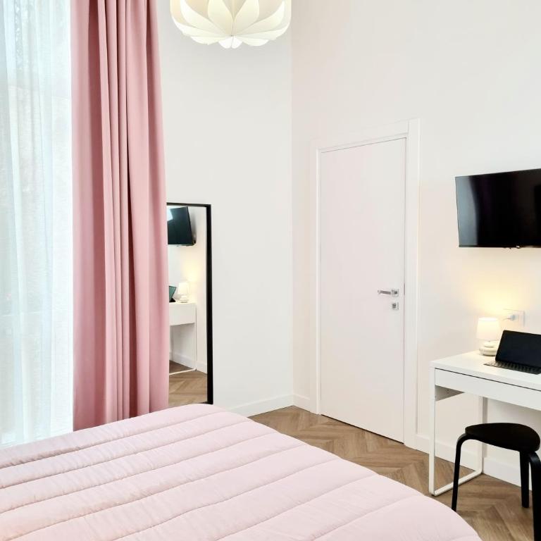 Glamour Suite by Accomodo - Deluxe Double Room - 20